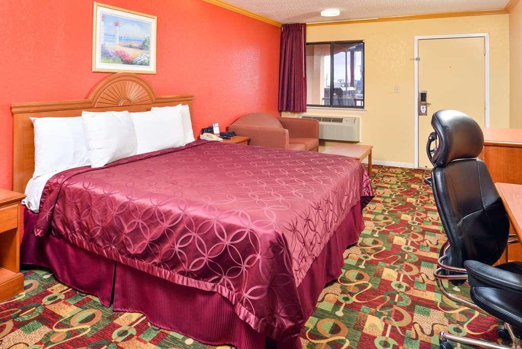 Americas Best Value Inn Буда Екстер'єр фото