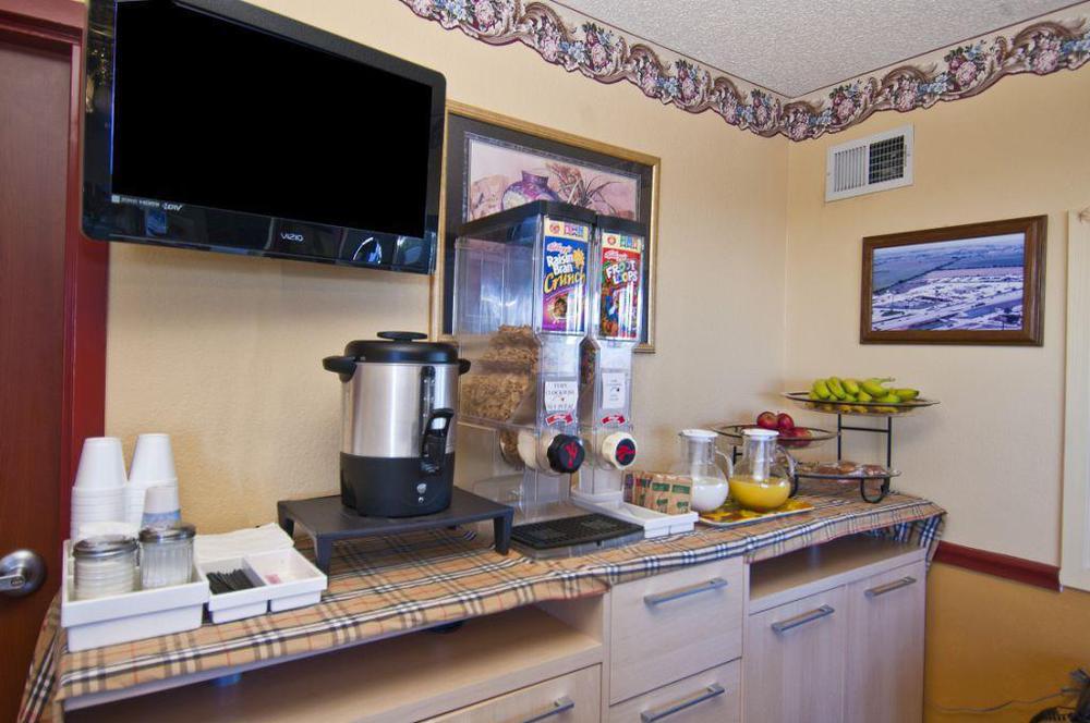 Americas Best Value Inn Буда Ресторан фото