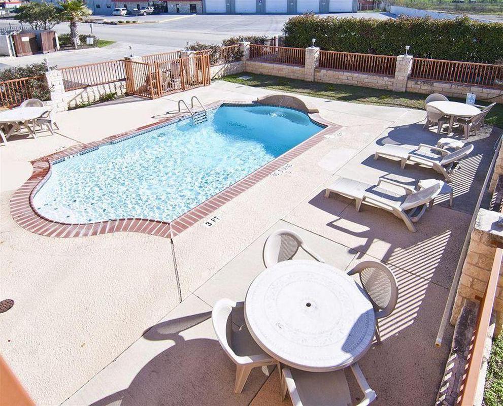 Americas Best Value Inn Буда Зручності фото