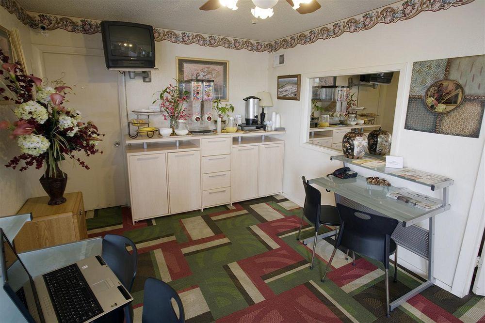 Americas Best Value Inn Буда Номер фото