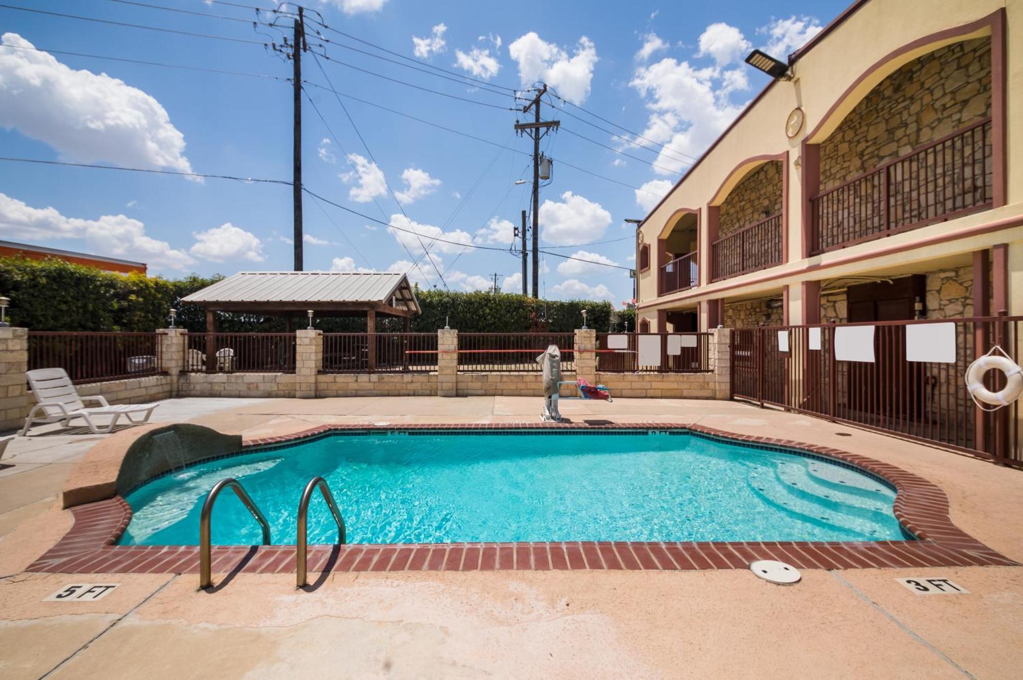 Americas Best Value Inn Буда Екстер'єр фото