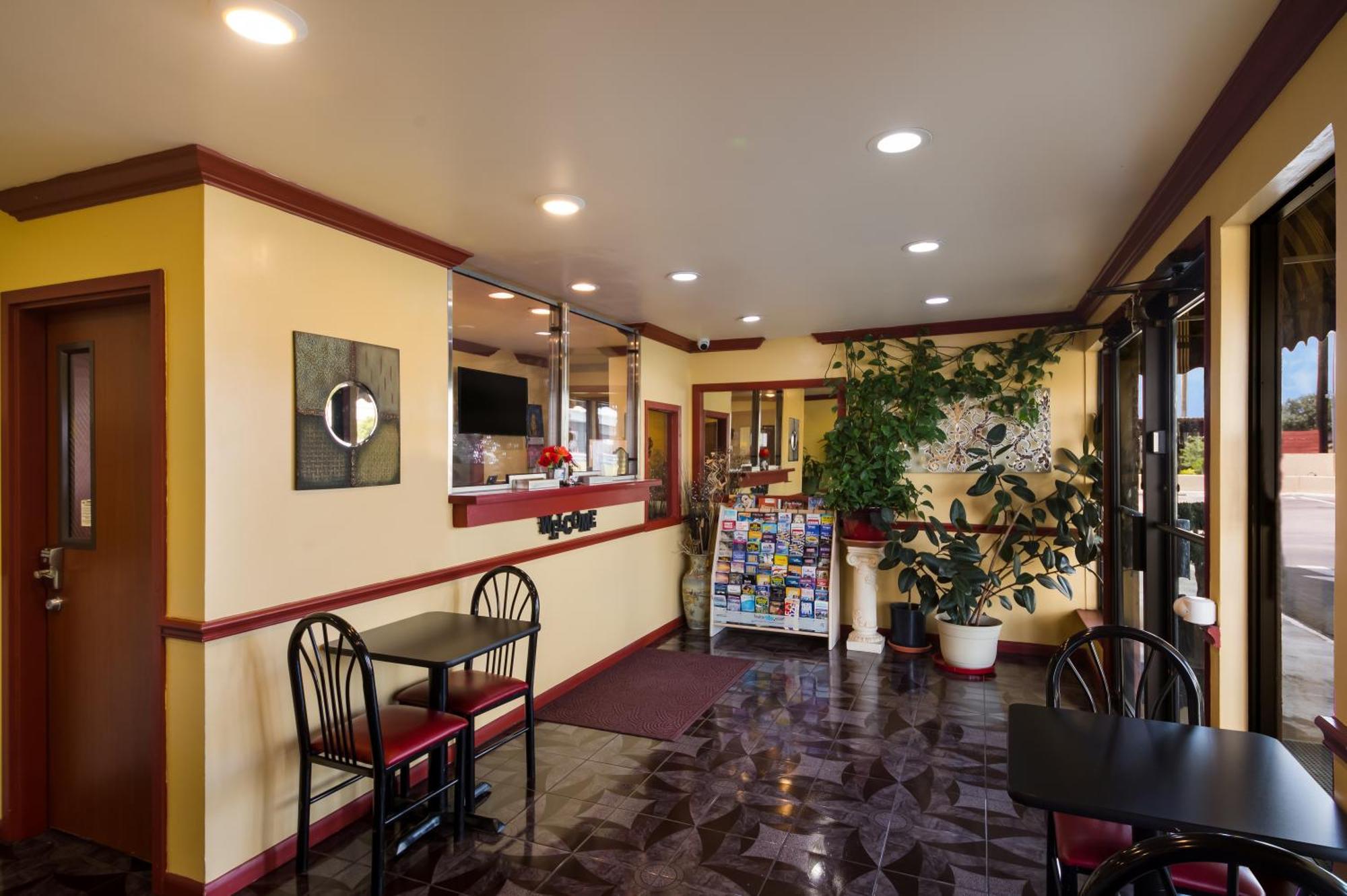 Americas Best Value Inn Буда Екстер'єр фото
