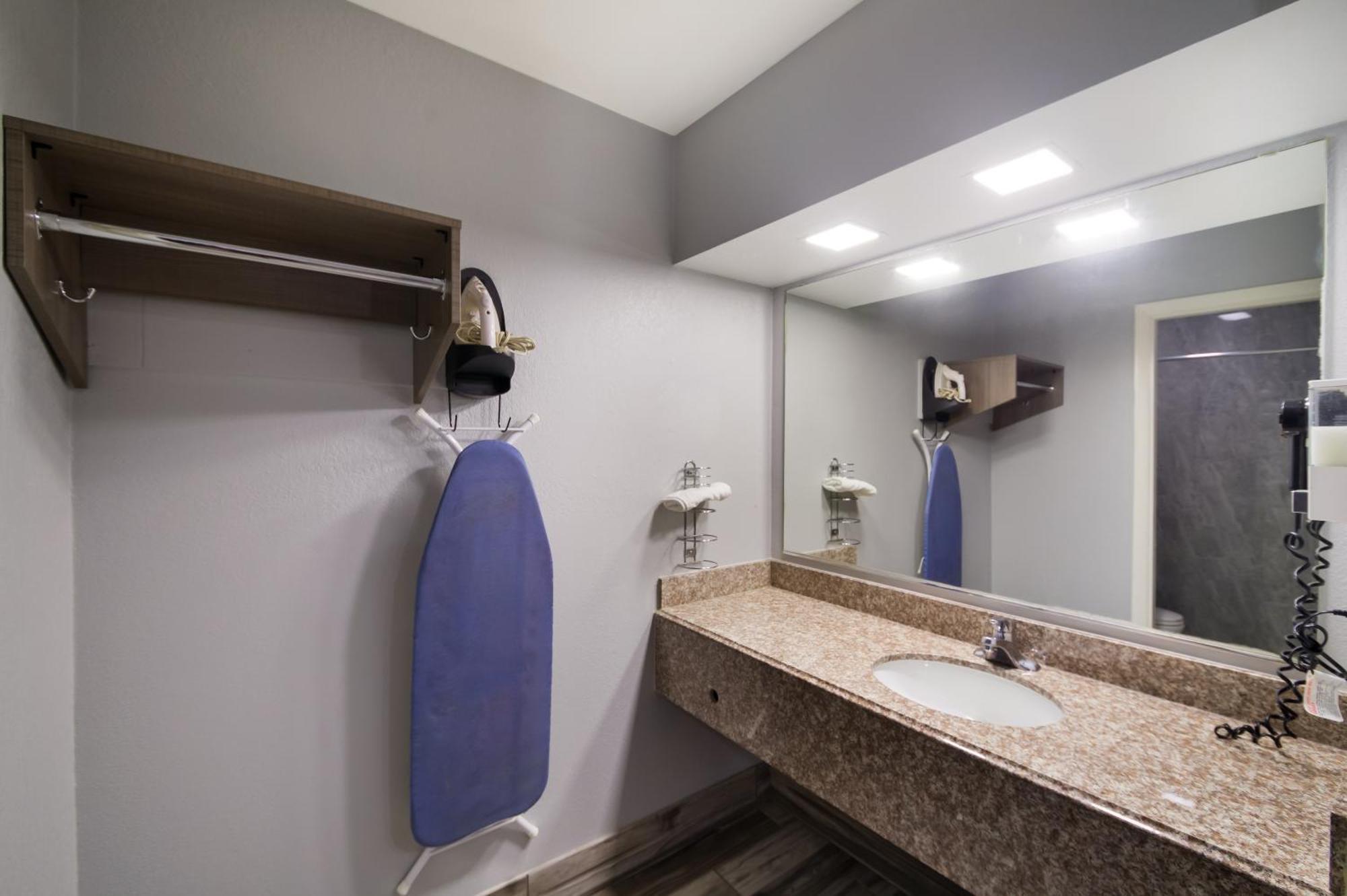 Americas Best Value Inn Буда Екстер'єр фото