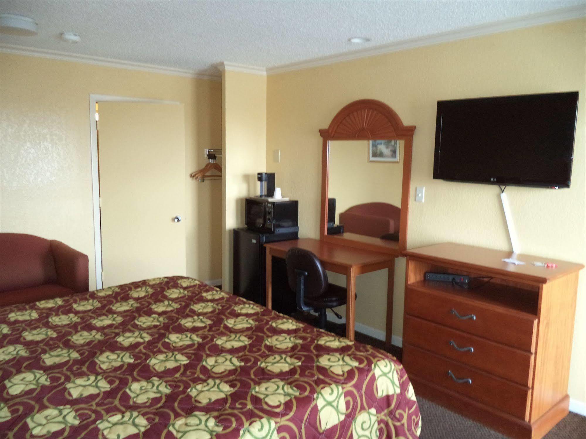 Americas Best Value Inn Буда Екстер'єр фото