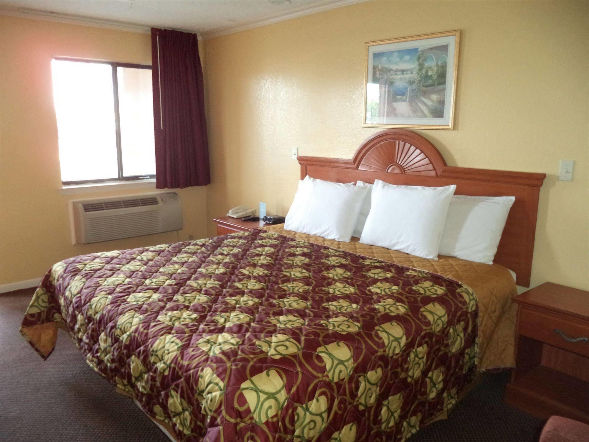 Americas Best Value Inn Буда Екстер'єр фото
