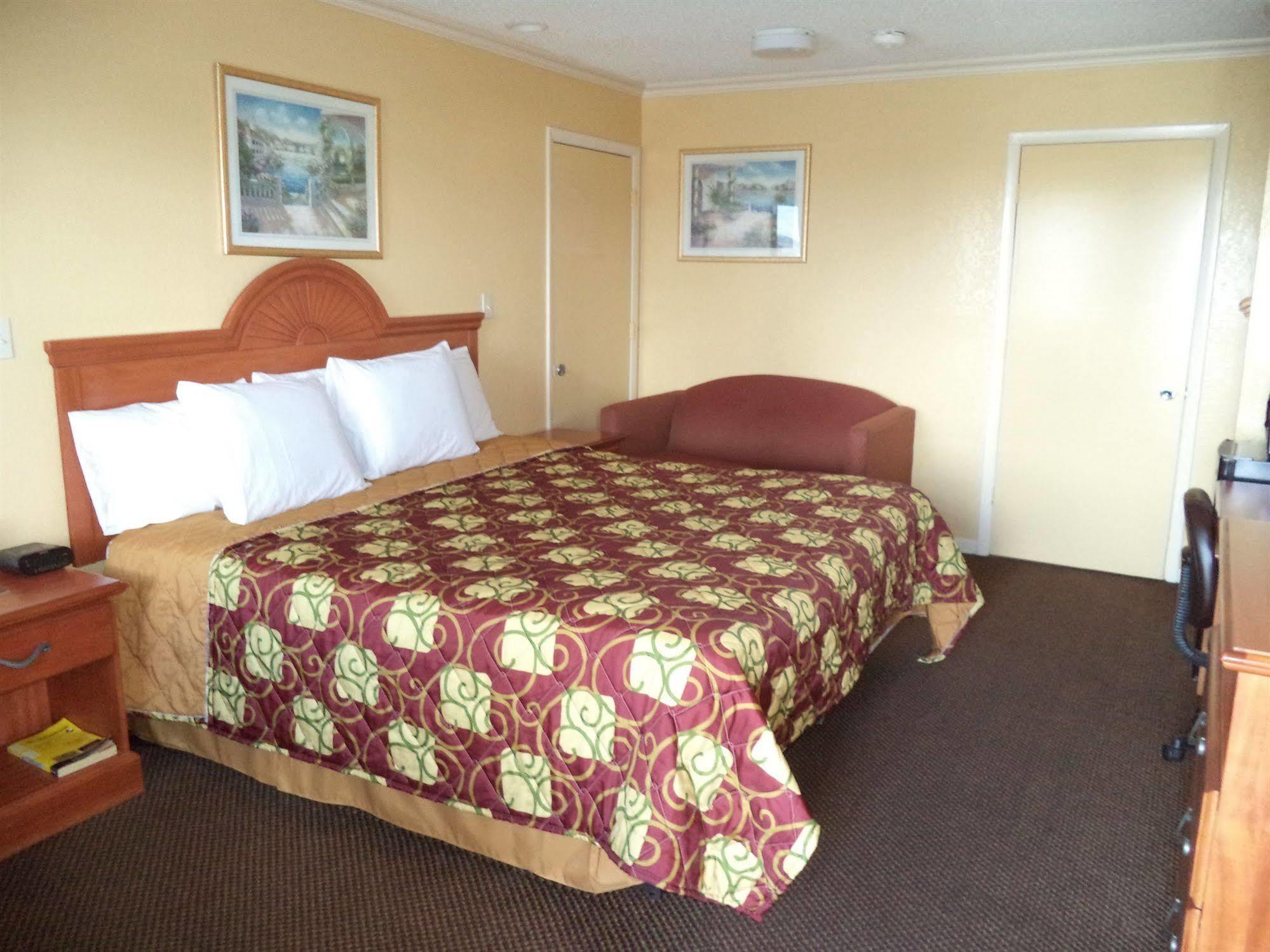 Americas Best Value Inn Буда Екстер'єр фото